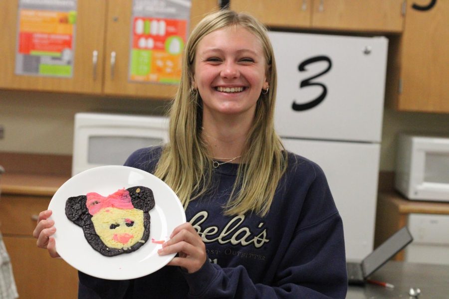 On Sept. 6 sophomore Ashlyn Penas cooked custom pancakes. Minnie Mouse was her groups choice. 