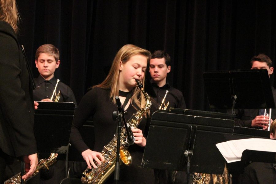 Sophomore Sydney Dose plays during a jazz concert. The first Jazz Band concert of the 2018-2019 school year is Sept. 26 in the LSW commons at 7:00  pm. 