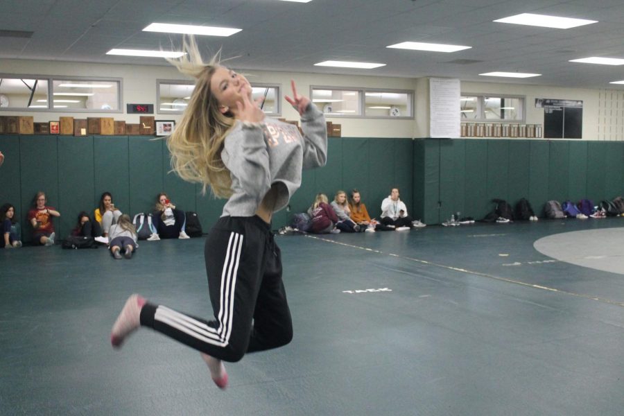 Freshman+Jena+Kirstine+performs+her+routine+in+Dance+101.+