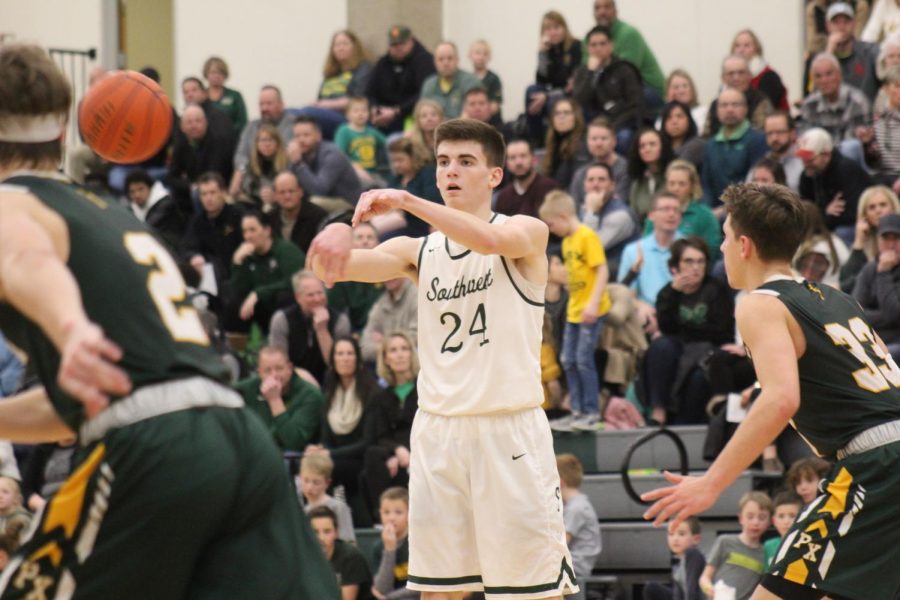 Lincoln+Southwest+boys+varsity+basketball+beat+Fremont+High+School+83-45+on+Thursday%2C+Jan.+16%2C+2020.+In+the+game%2C+the+Hawks+recorded+a+new+school+record+of+29+assists.