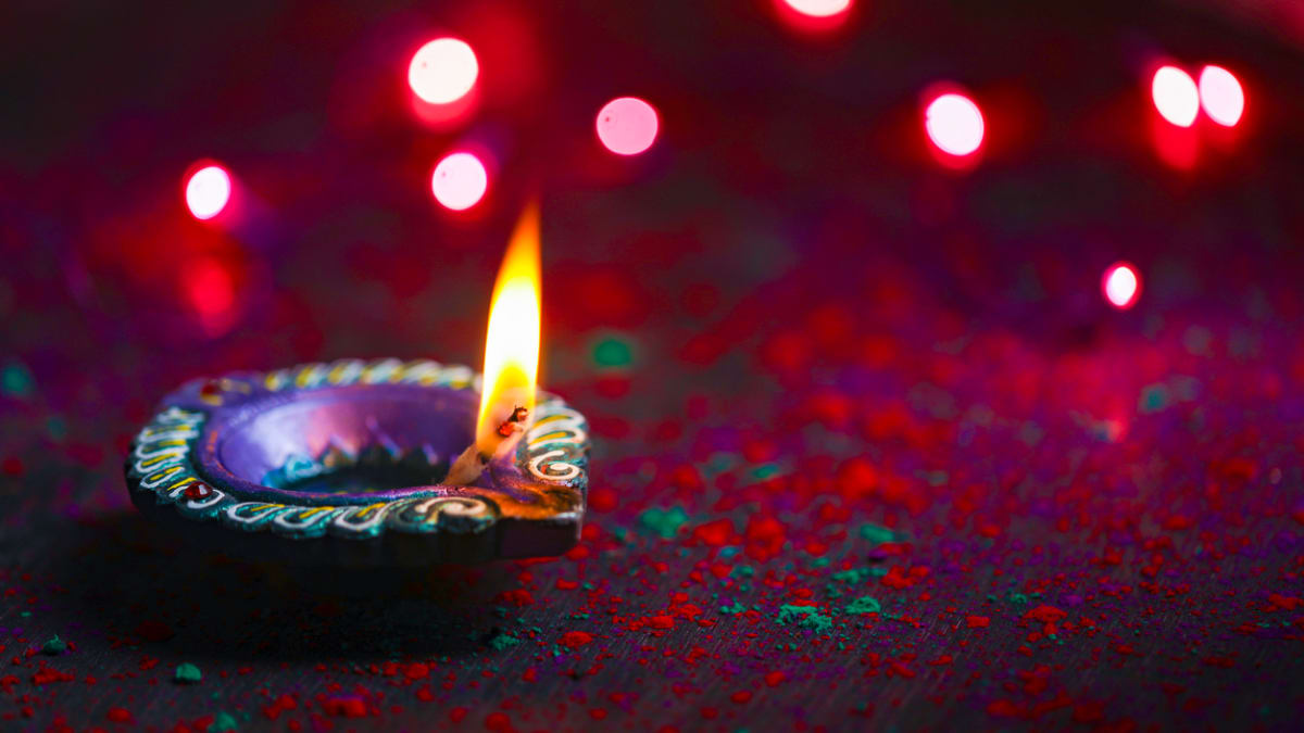 A+diya+candle+lit+to+celebrate+Diwali.+This+year%2C+Diwali+began+on+Friday%2C+Nov.+10+and+concluded+on+Tuesday%2C+Nov.+14.+%0A%0A