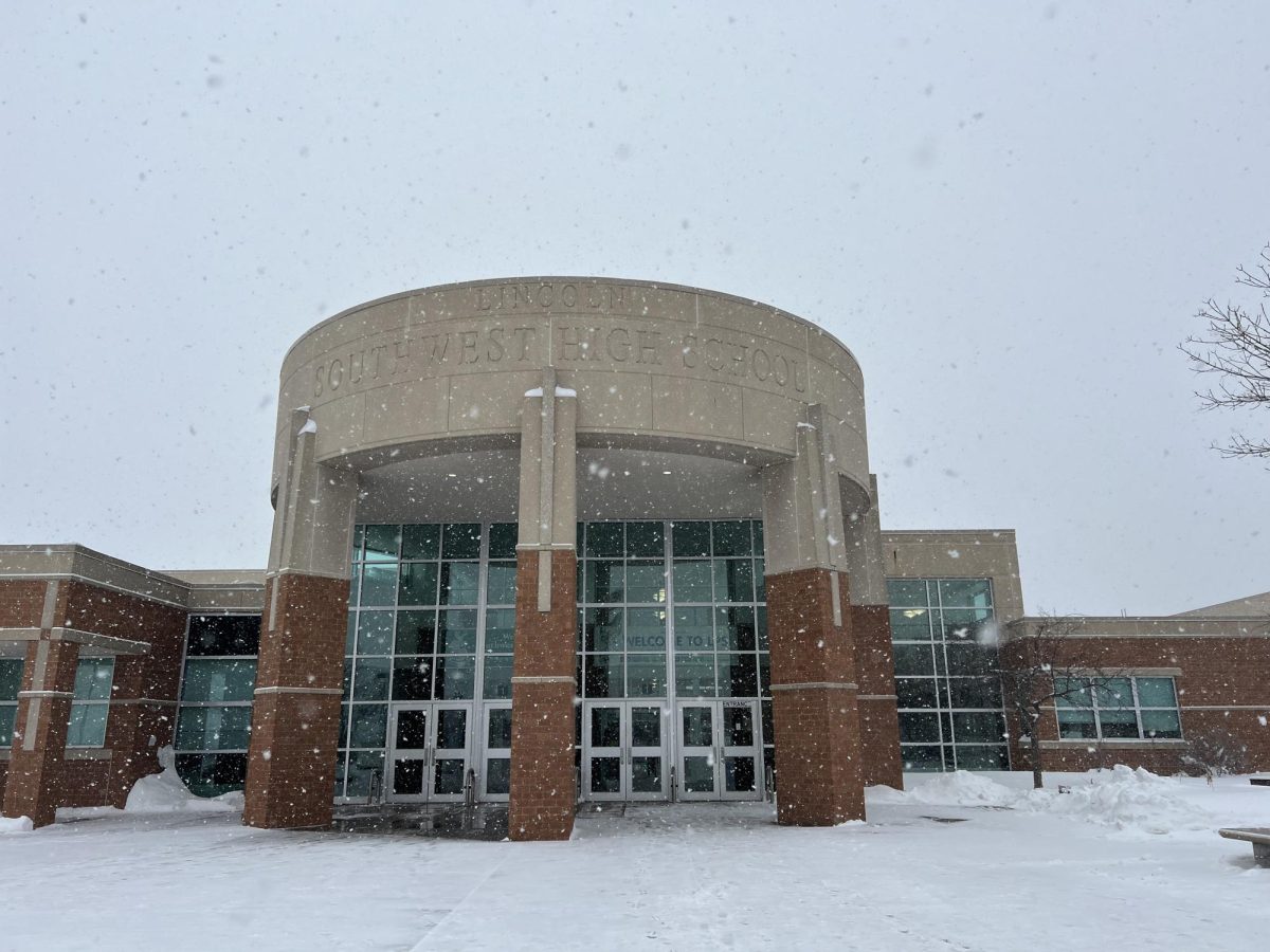 LSW students and staff had to brace the cold the first two weeks of the semester. Students and teachers lost a total of 4 days to school closures.