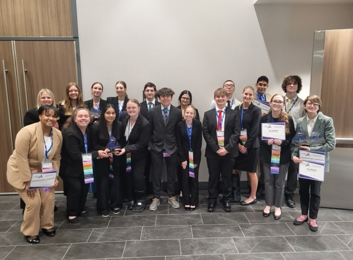 The+FBLA+team+posing+for+a+team+picture+after+the+awards+ceremony.+Southwest+had+ten+members+qualify+for+nationals.+