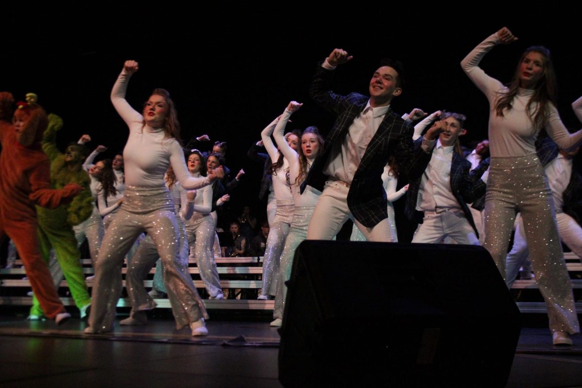 011025_southwestshowchoir_kzuchegna_069